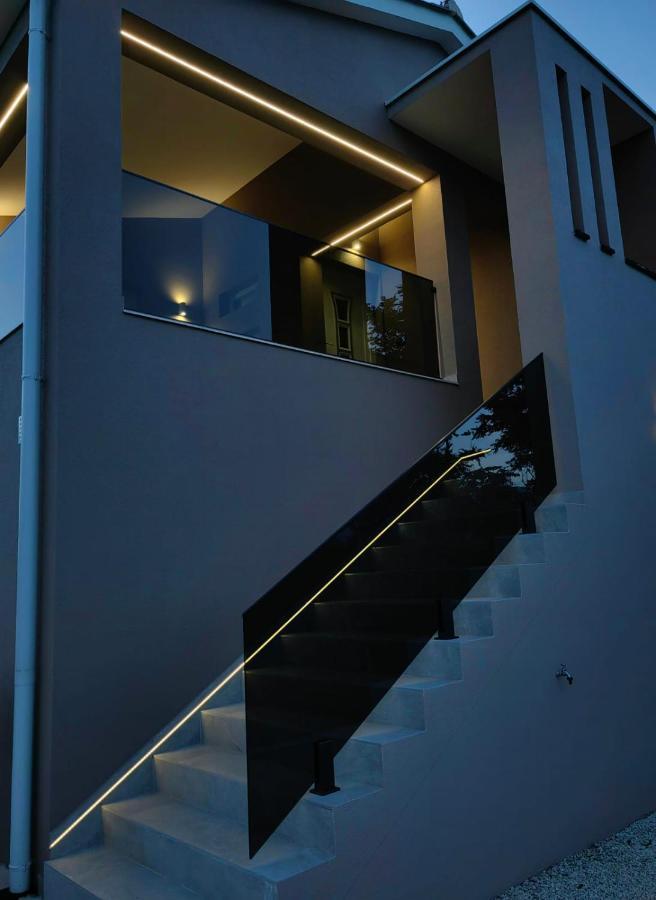 Apartment 4Reasons Razanac Bagian luar foto